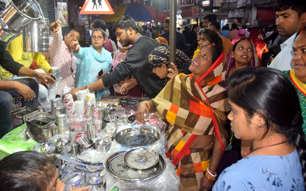 Money rain in the market on Dhanteras, turnover of 250 crores