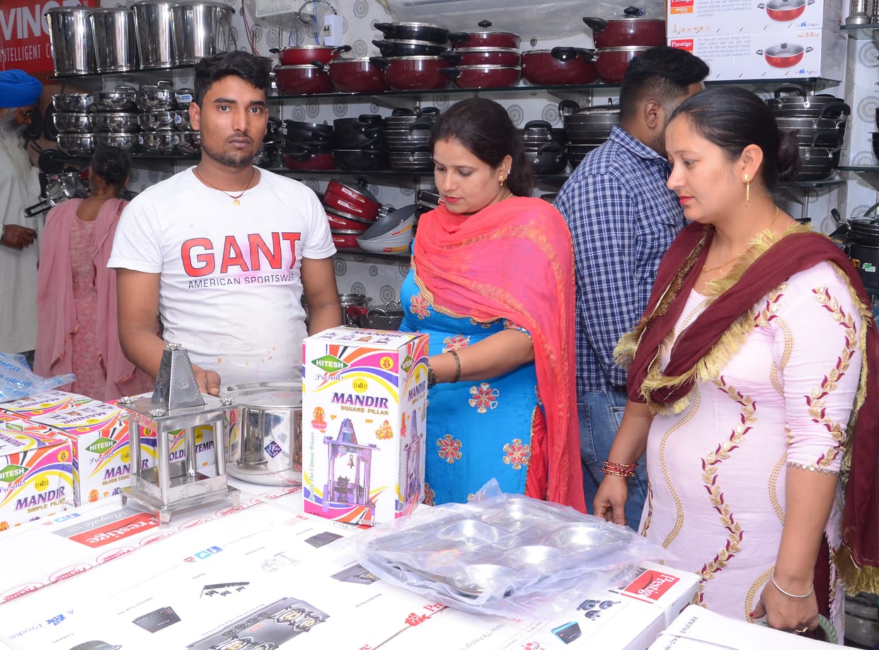 Money rained in the markets on Teras