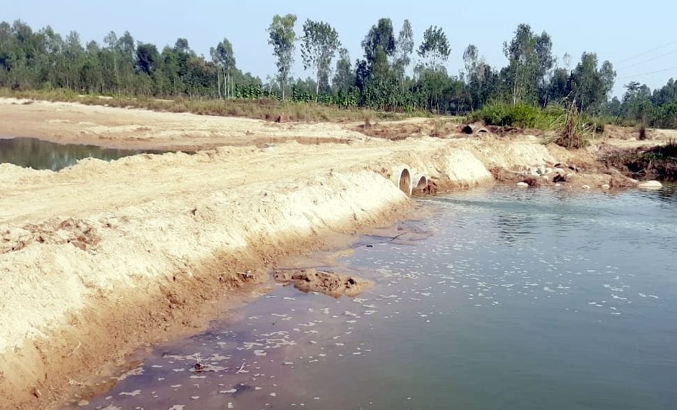 Villagers themselves made temporary reports on Baneli river
