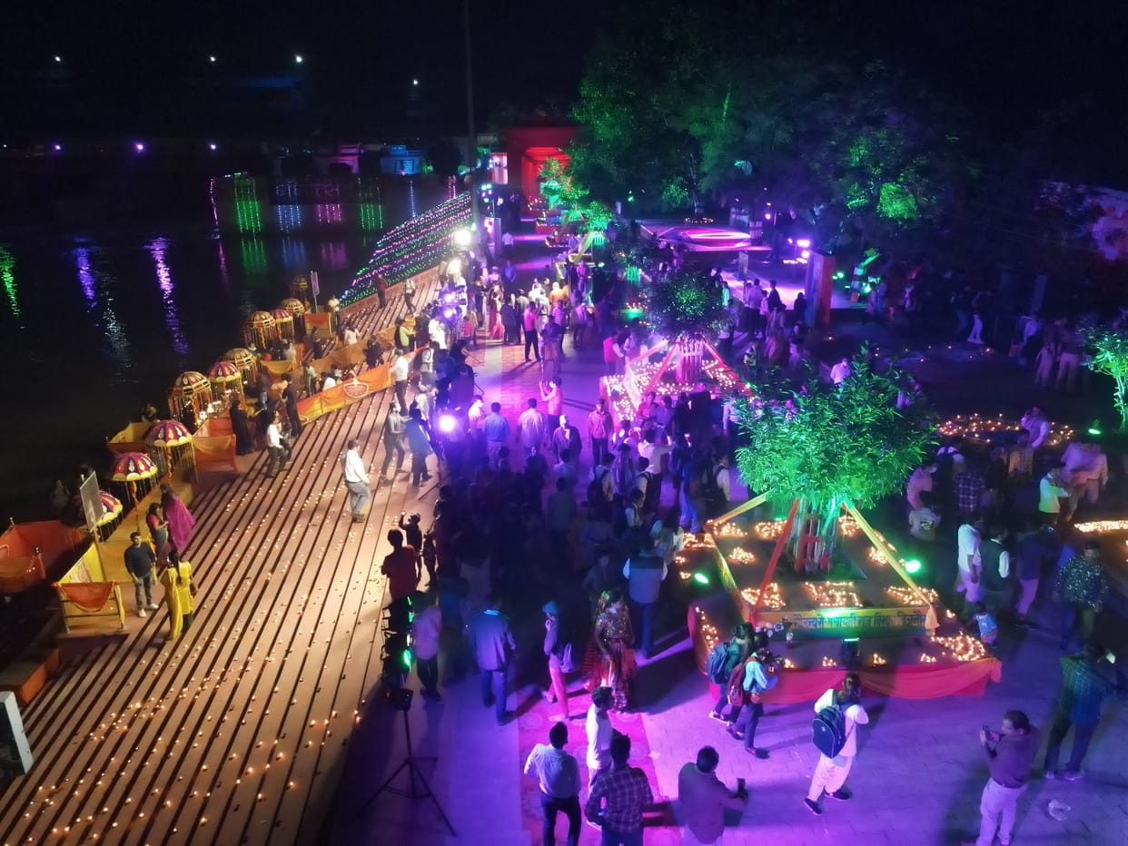 Ganga Ghat illuminated with 11 thousand lamps of faith
