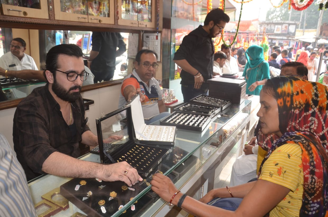 The market caught pace on Diwali, turnover of more than 15 crores