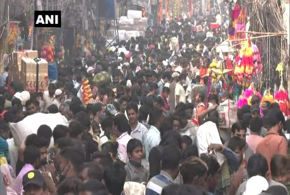 People came to shop fiercely on Diwali no breathing space in Paharganj market watch video