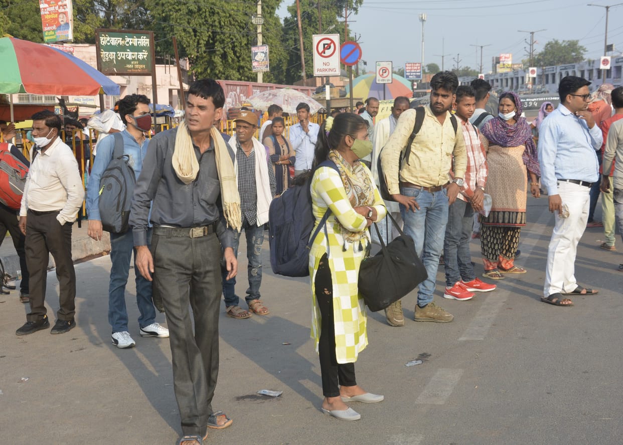 Buses wait for hours to go home, people are worried