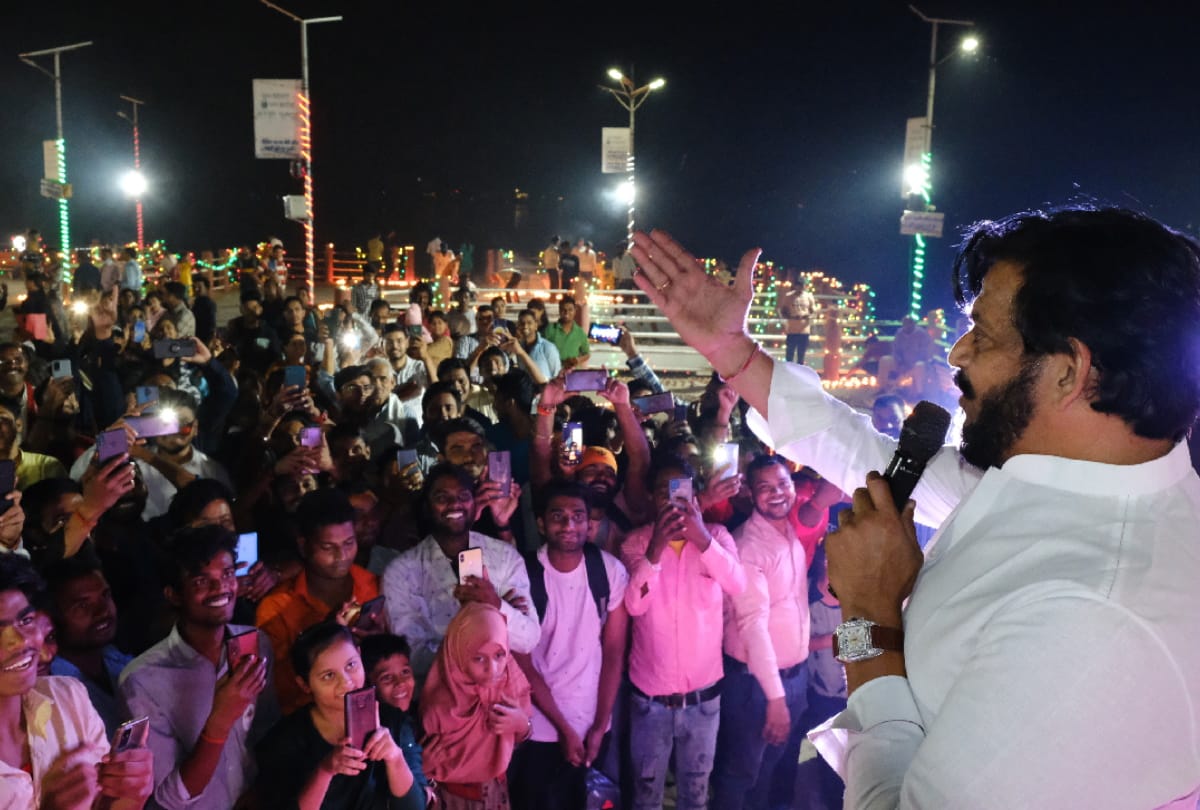 Diwali 2021 Special Deepotsav celebrated by lighting one lakh diyas at Ramgarh Tal Gorakhpur