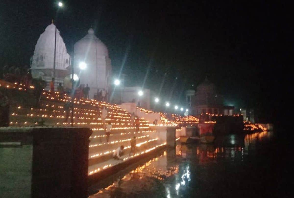 Diwali Celebration On Yamuna Ghat In Former Pm Atal Bihari Vajpayee Home Bateshwar Agra