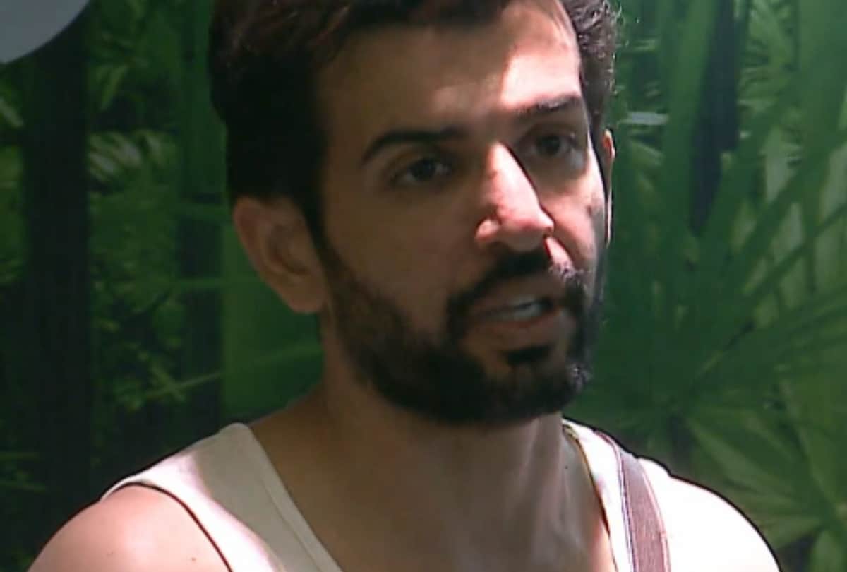 Bigg Boss 15 ishan sehgal said for miesha iyer she Can do anything in the game fight between them
