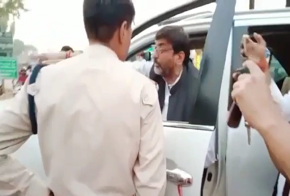 BJP MP furious for not removing barricading in Chitrakoot