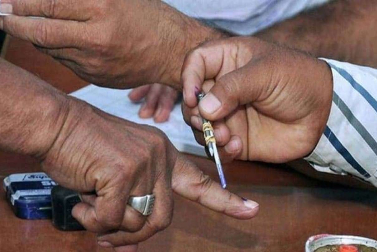 13 राज्यों में उपचुनाव हुए थे।