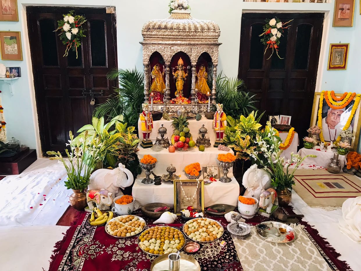 Diwali 2022 Lord Dhanvantari Worship temple open for only five hours in varanasi on  Dhanteras
