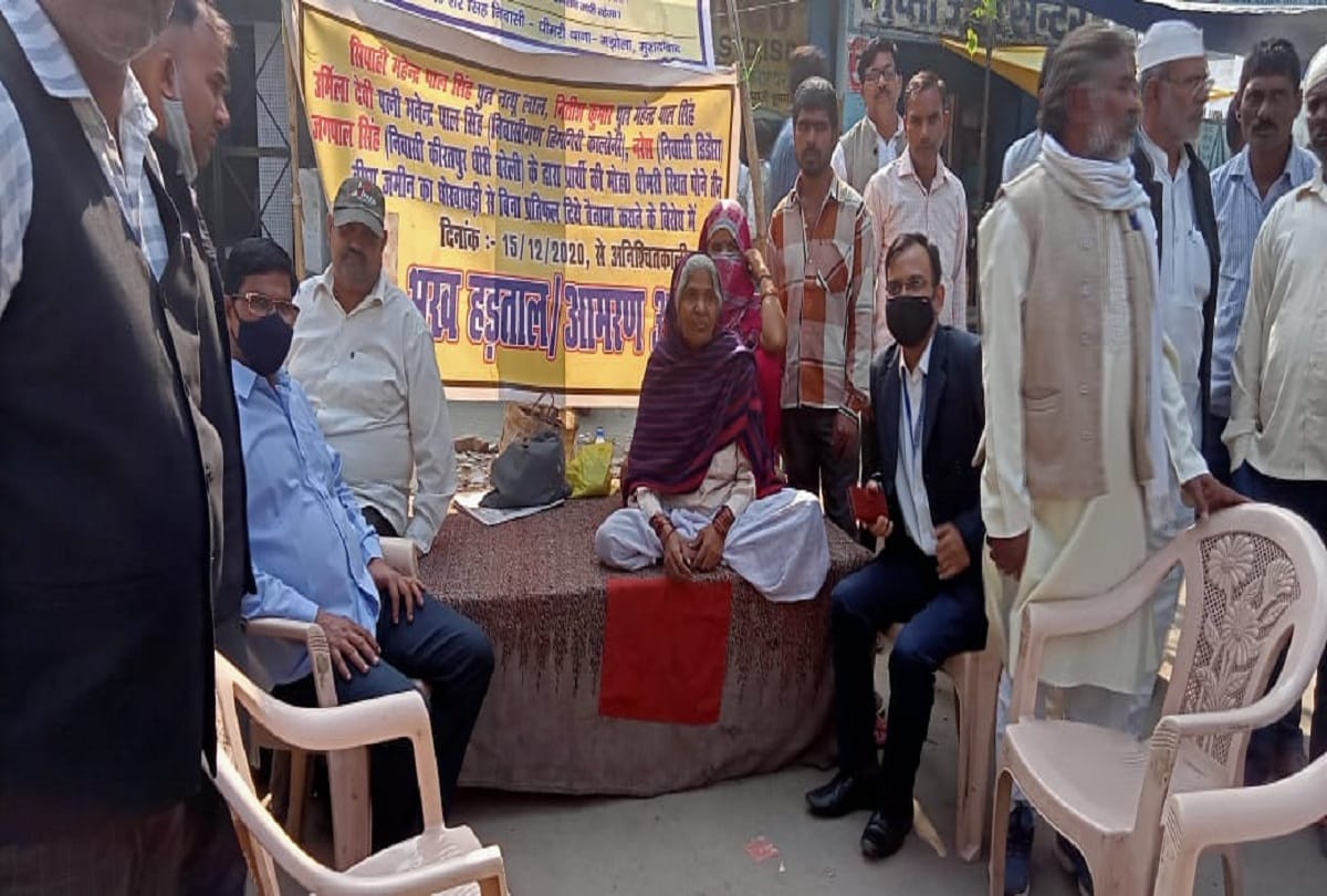 Police administration sought one month time, hunger strike ends on assurance in moradabad