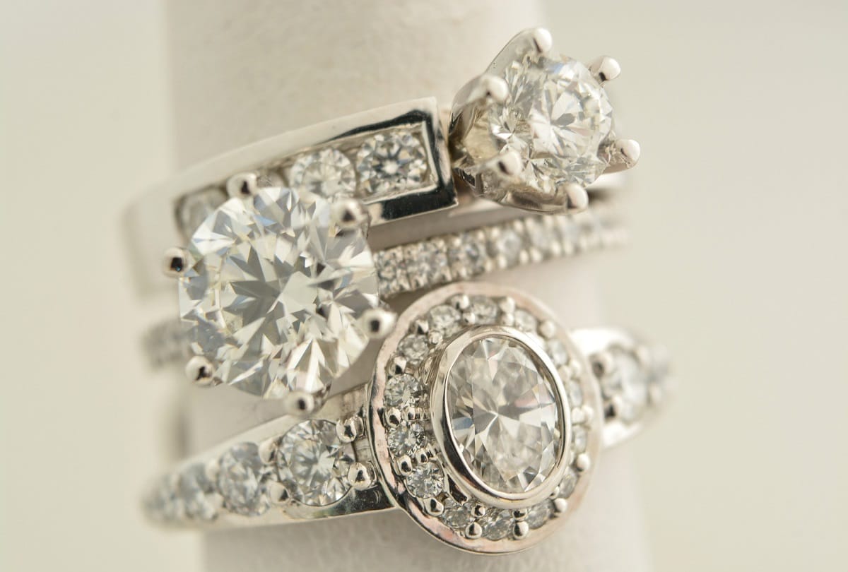 Precautions while buying diamond jewellery know how to check diamond is original or duplicate