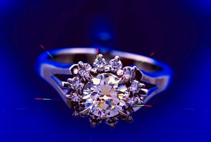 Demand for ready-made diamonds in India increased in America, they contribute 7.5% to the country's GDP
