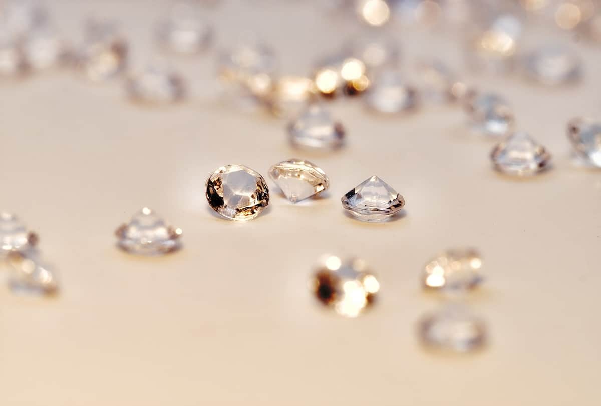 Precautions while buying diamond jewellery know how to check diamond is original or duplicate