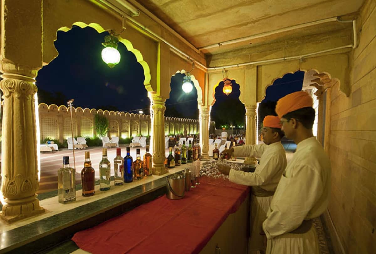 Full Story Of The hotel fort rajwada jaisalmer To The Arrest Of The Former SBI Chairman pratip chaudhary, Amitabh Bachchan Also Likes This