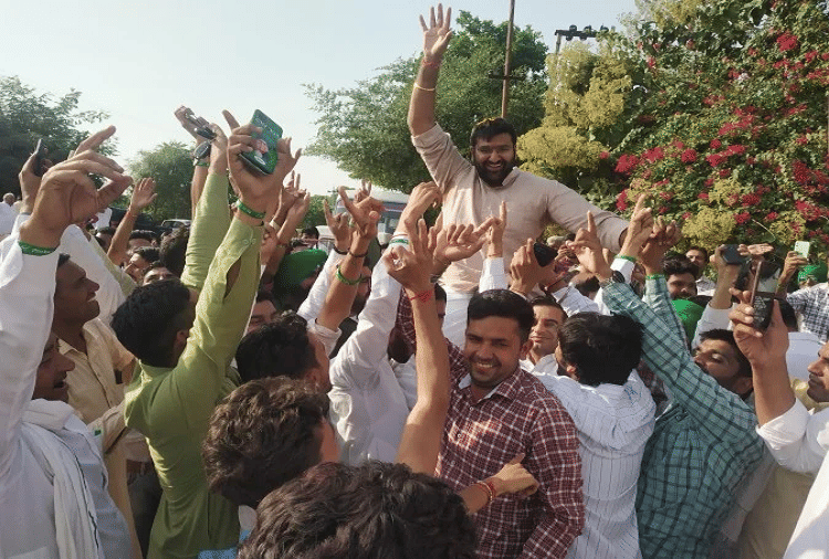 Abhay Singh Chautala was ahead from the first round during the counting of votes in the Ellenabad byelection