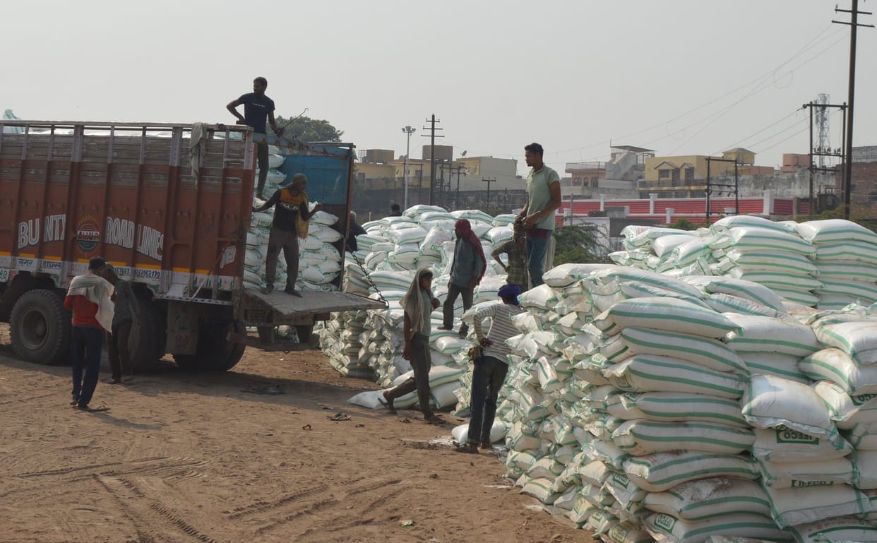 Hathras: Rake of 1750 MT DAP reached the district
