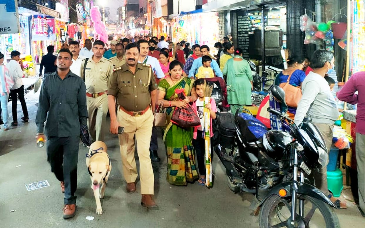 dhanteras police