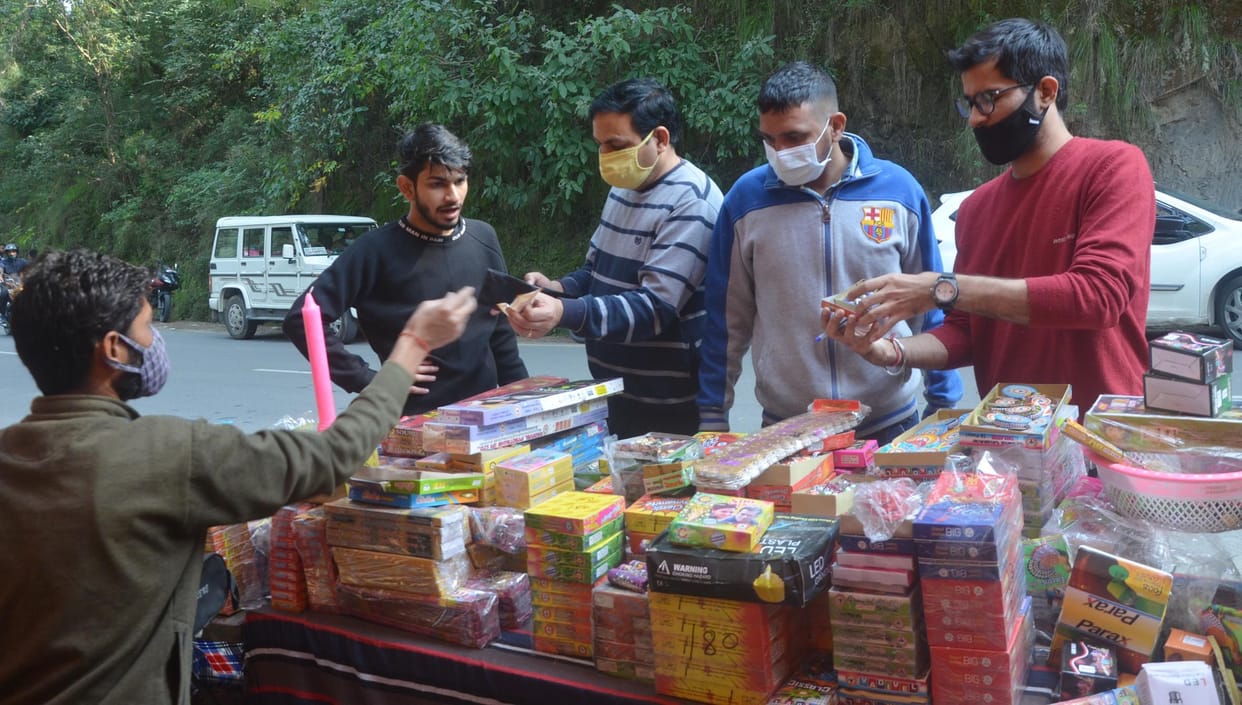 170 boxes of English liquor recovered in Nadaun