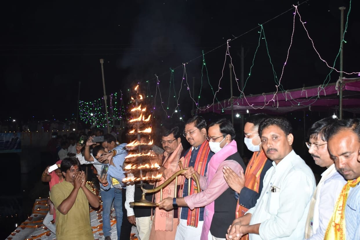 Hathras: Do not throw dirty water and garbage in rivers