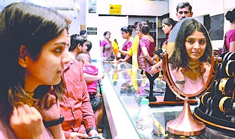 Dhanteras: Kuber's blessings rained but somewhere more than expected, sometimes less