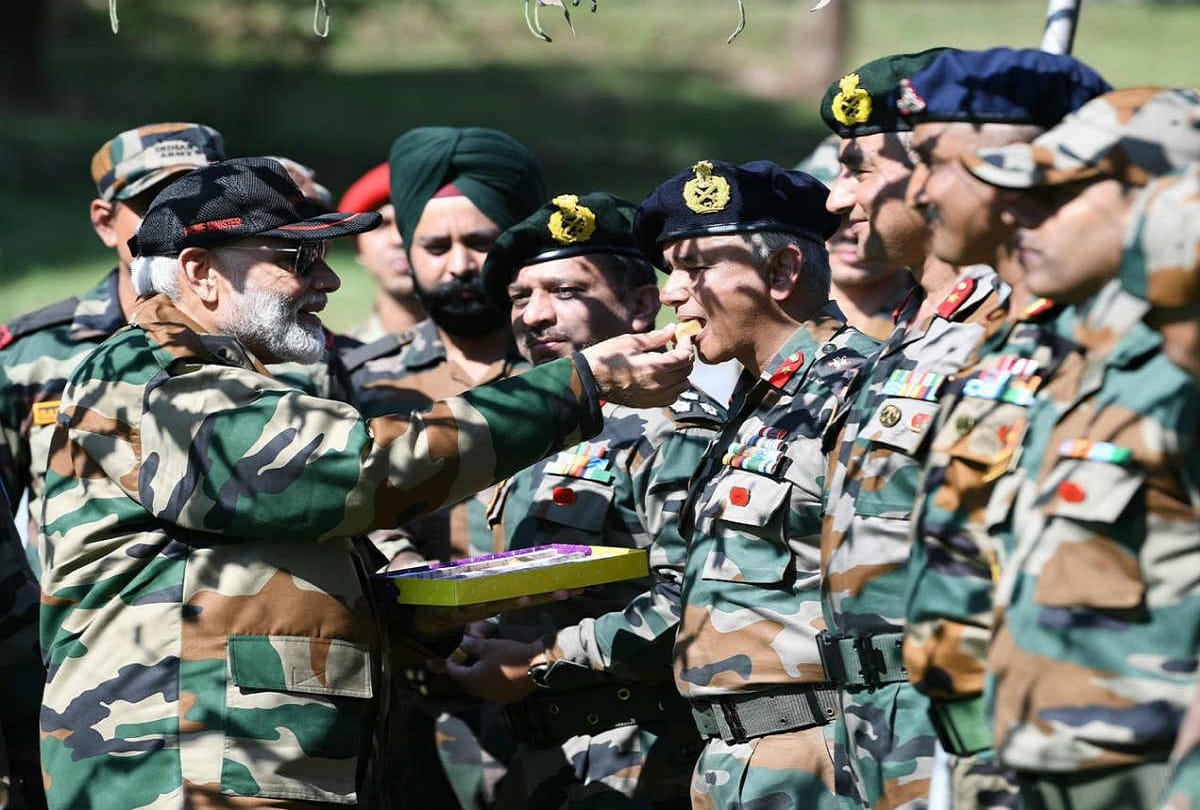 Madhya Pradesh politics: Digvijay compares Modi to Hitler for clothes like army, fires against RSS