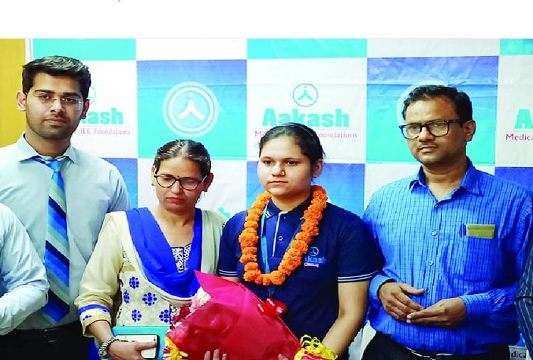 Saloni secured 22nd rank in NEET