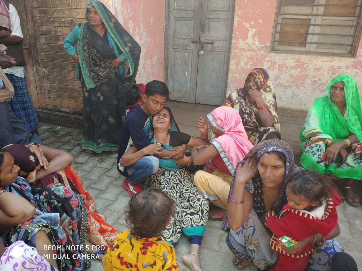 Mother dies due to snakebite on 25th day of son birth in sonebhadra mourning in family