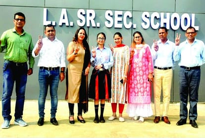 Saloni secured 22nd rank in NEET