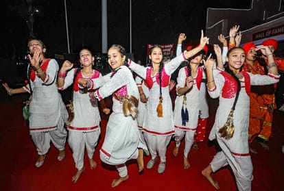 Jammu and Kashmir: Soldiers celebrated Diwali on the India-Pakistan border, see photos of enthusiasm and vigilance