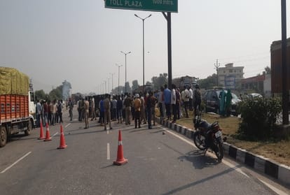 road accident in Varanasi pickup overturns on national highway for women killed many injured