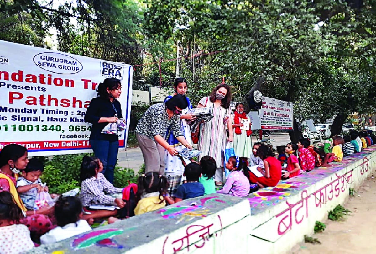 youth in different areas of Delhi running Schools for the poor 