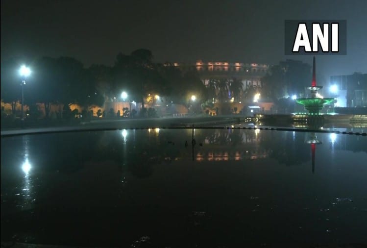 Diwali Dhoom All Areas Of Delhincr Drenched With Lights People Burst