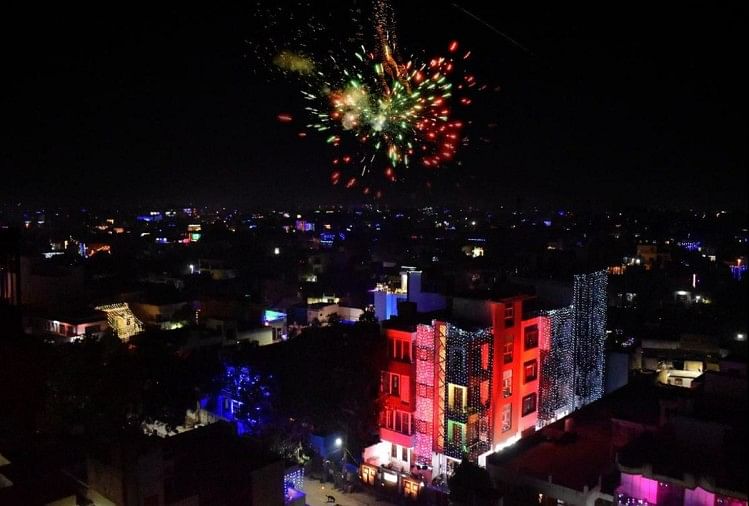 Diwali celebrated with great pomp in Tajnagari agra