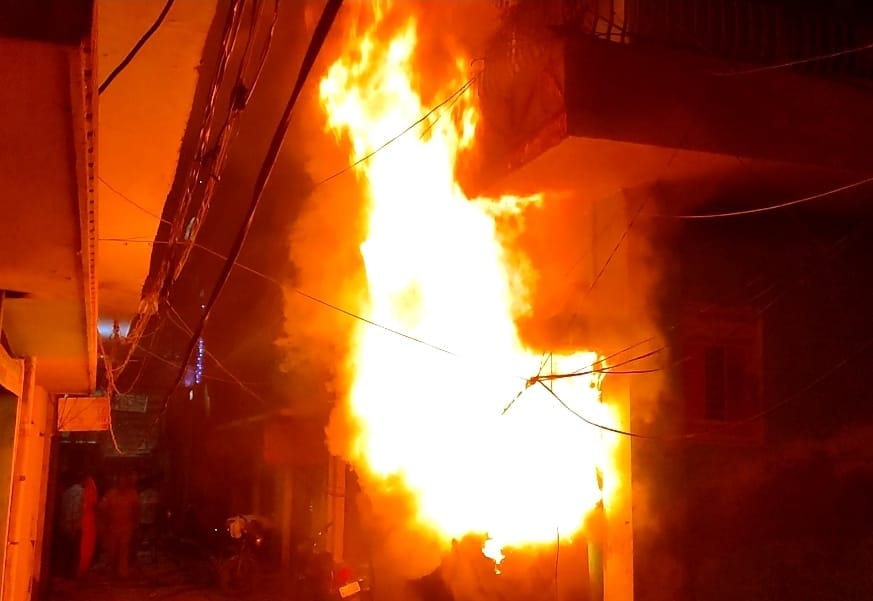 Fire caused by a spark emanating from the wood of Havan worship in chandauli