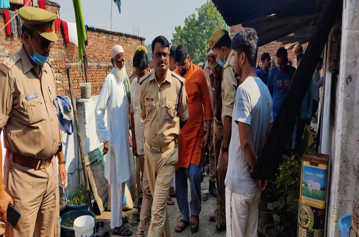 fire broke out in Bhadohi 4 people died in traumic incident girl saved many lives see photos