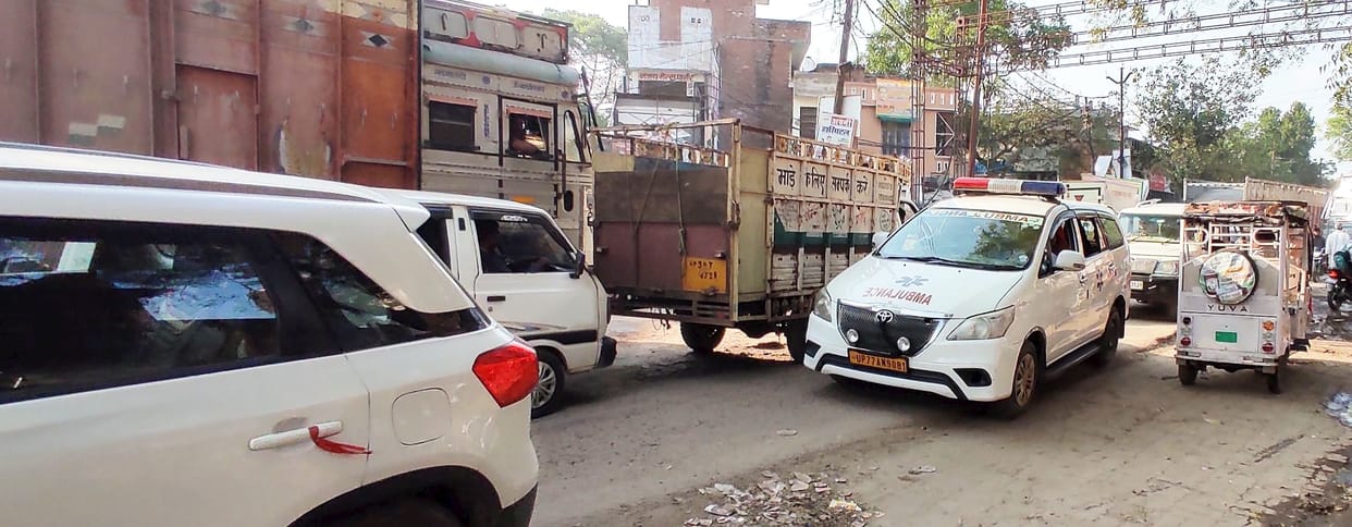 fathepur news,Major roads are jammed throughout the day, vehicles will run