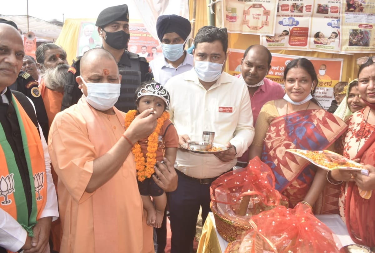cm yogi reached vantangiya Village for celebrate diwali