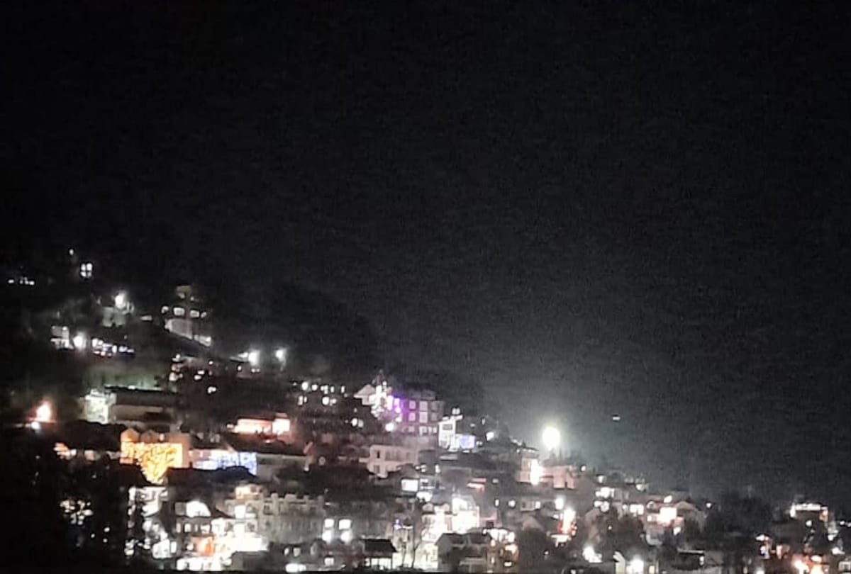 Diwali celebrations in Himachal: City bathed in colorful lights, houses lit up, fireworks exploded