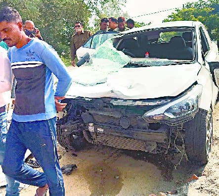 Car collided with scooty and fell into a ditch, Pilibhit magistrate injured