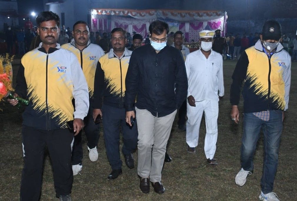 Hathras: Knight Riders won the cup by defeating Bansal Warriors