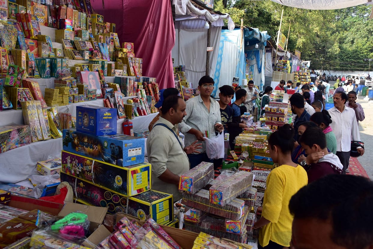 Firecrackers worth 15 crores were bought on the first day of Diwali