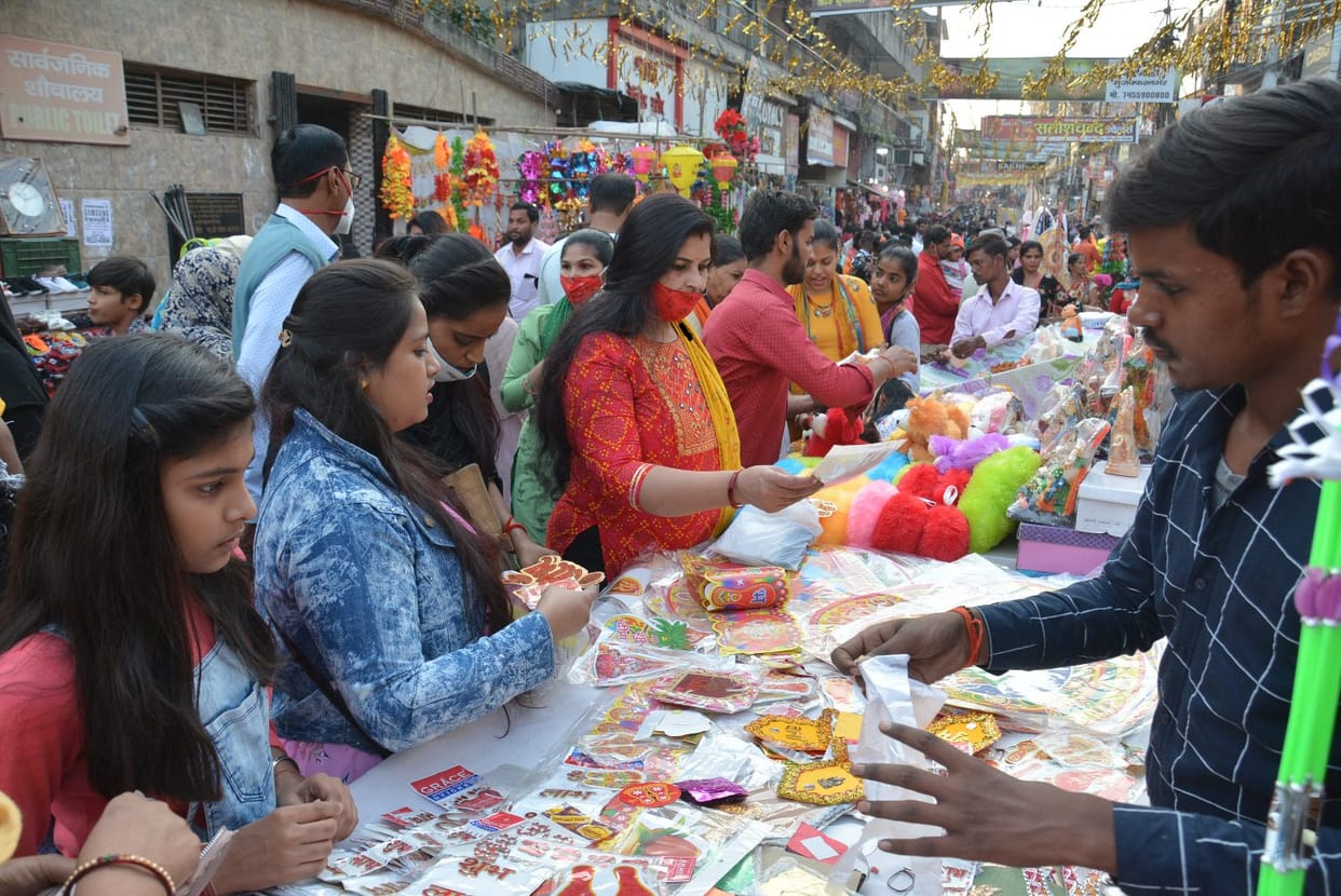Dry fruits and choco gift packs sold fiercely on Diwali