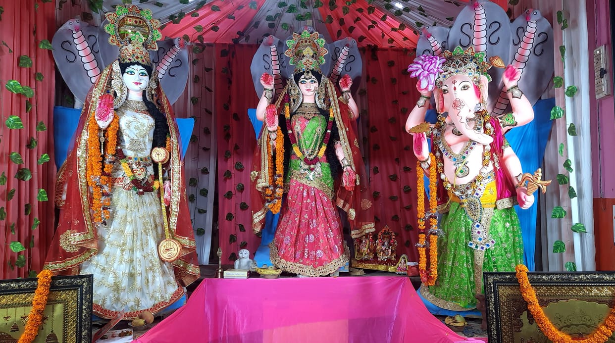 Idols of Maa Lakshmi-Ganesh installed