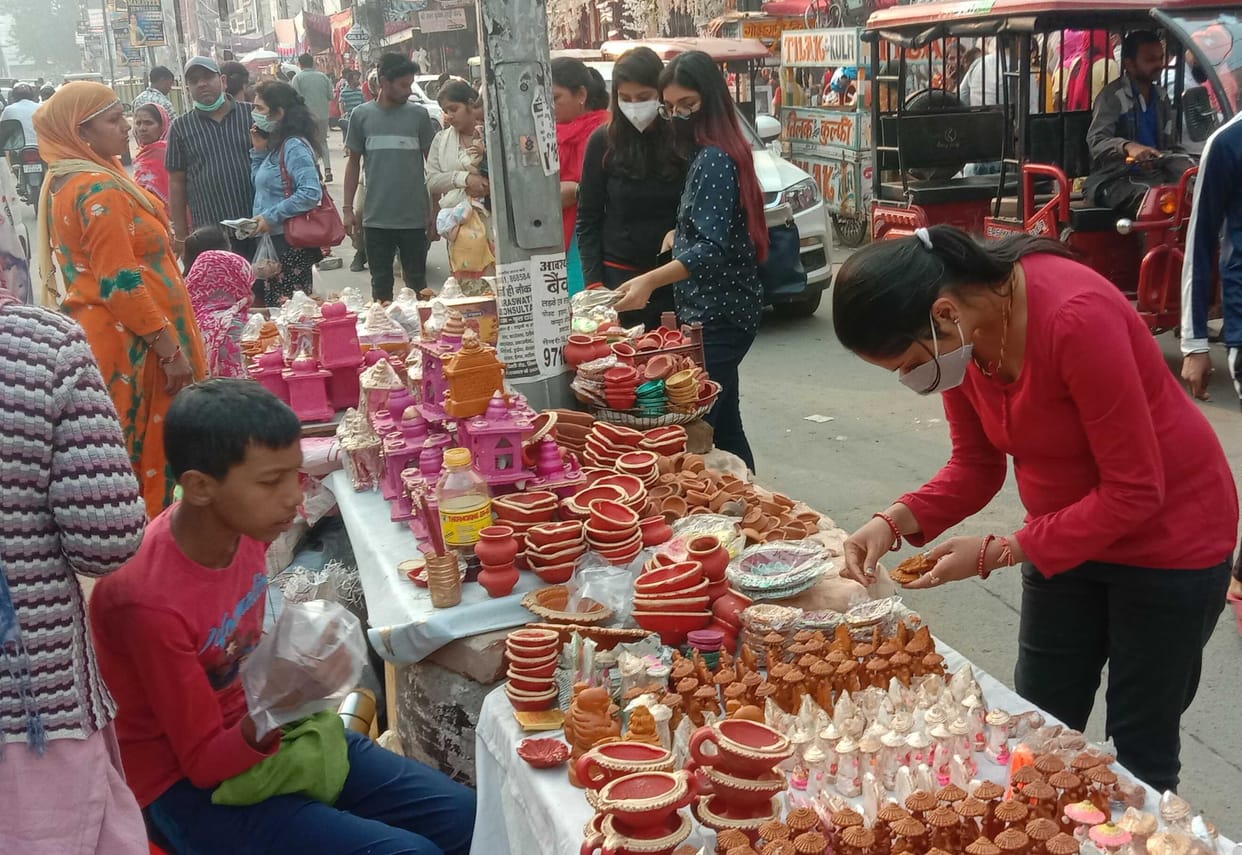 Business worth more than 15 crores on Choti Deepawali, people bought fiercely