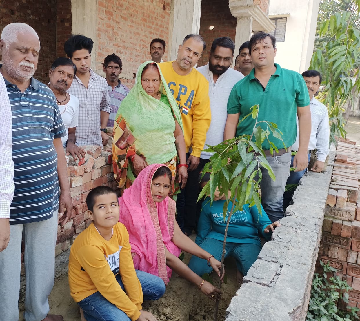 Celebrated Diwali festival in a unique way by planting saplings