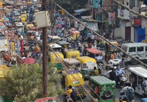 The frills of the traffic police did not work, all the major roads of the city were jammed for hours