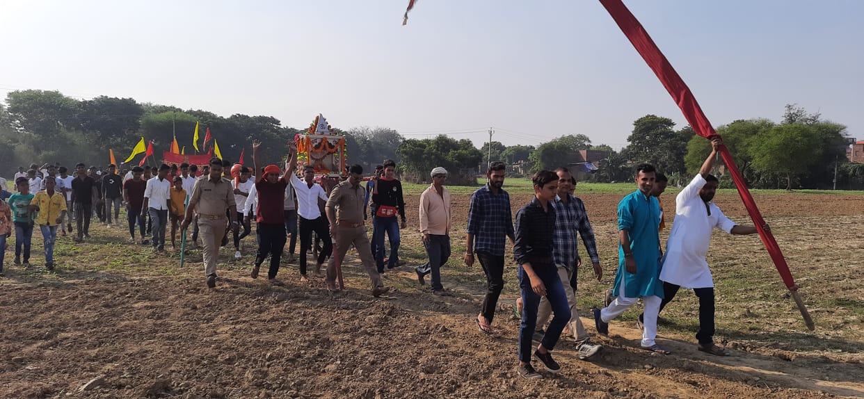 Jaishosh echoed in the procession of Mahaviri flag