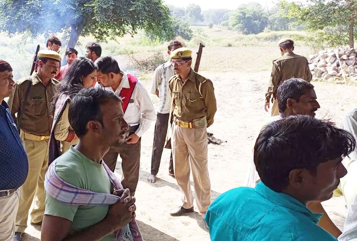 UP: Tomb built overnight after removing the idol of Sai temple in Mahoba, tension among villagers, police force deployed