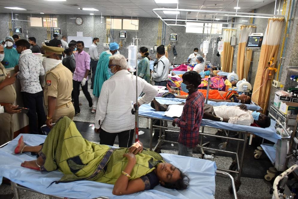 Road accident in varanasi  Four dead due to overturning of pickup Relatives returned to Bihar with dead bodies