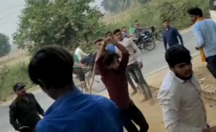 Hathras: Fireworks vendor was beaten up by running, uproar